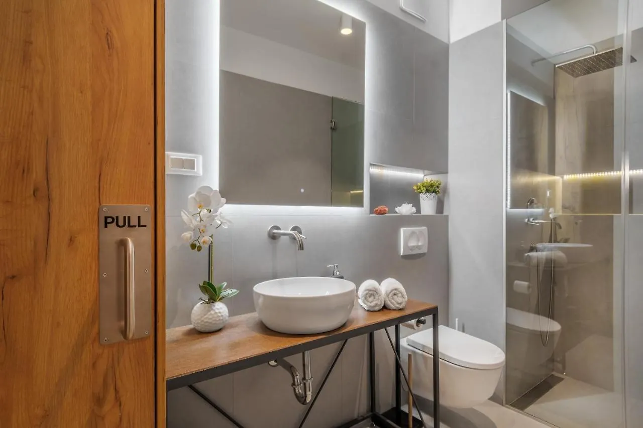 Zaloo, Luxury Apartment With Sea-View And Jacuzzi Split