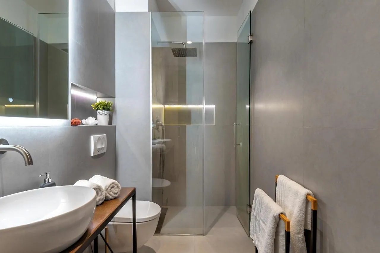 Zaloo, Luxury Apartment With Sea-View And Jacuzzi Split