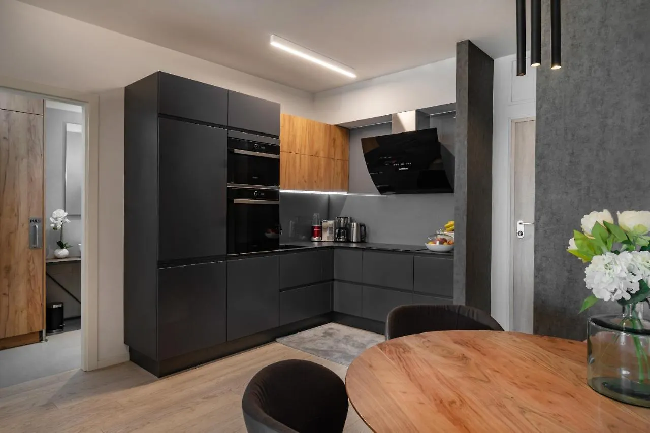 Zaloo, Luxury Apartment With Sea-View And Jacuzzi Split